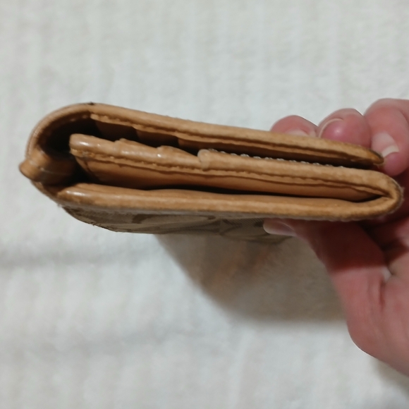 EUC, Coach wallet. - Picture 8 of 9